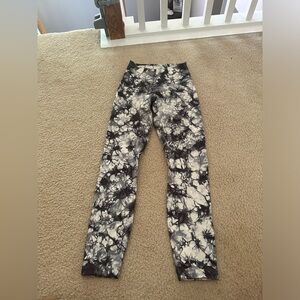 Lululemon leggings like new size 4